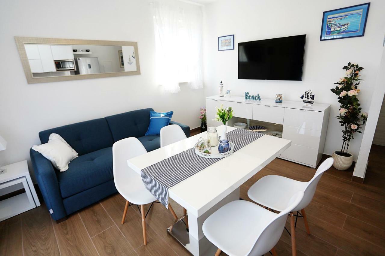 Apartments Romarin Supetar Eksteriør billede